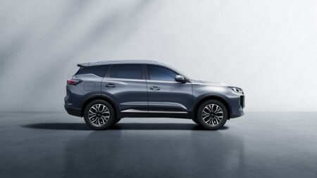 Chery Tiggo 7 PHEV izliekts dubultais ekrāns