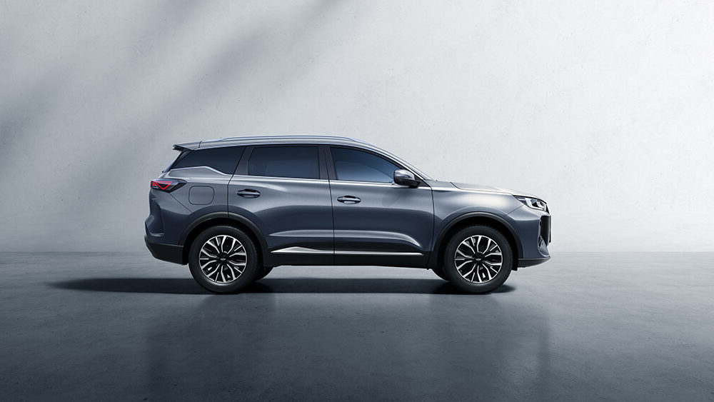 Chery Tiggo 7 PHEV izliekts dubultais ekrāns