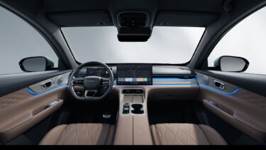 Chery TIGGO 8 ICE salons bēšā krāsā